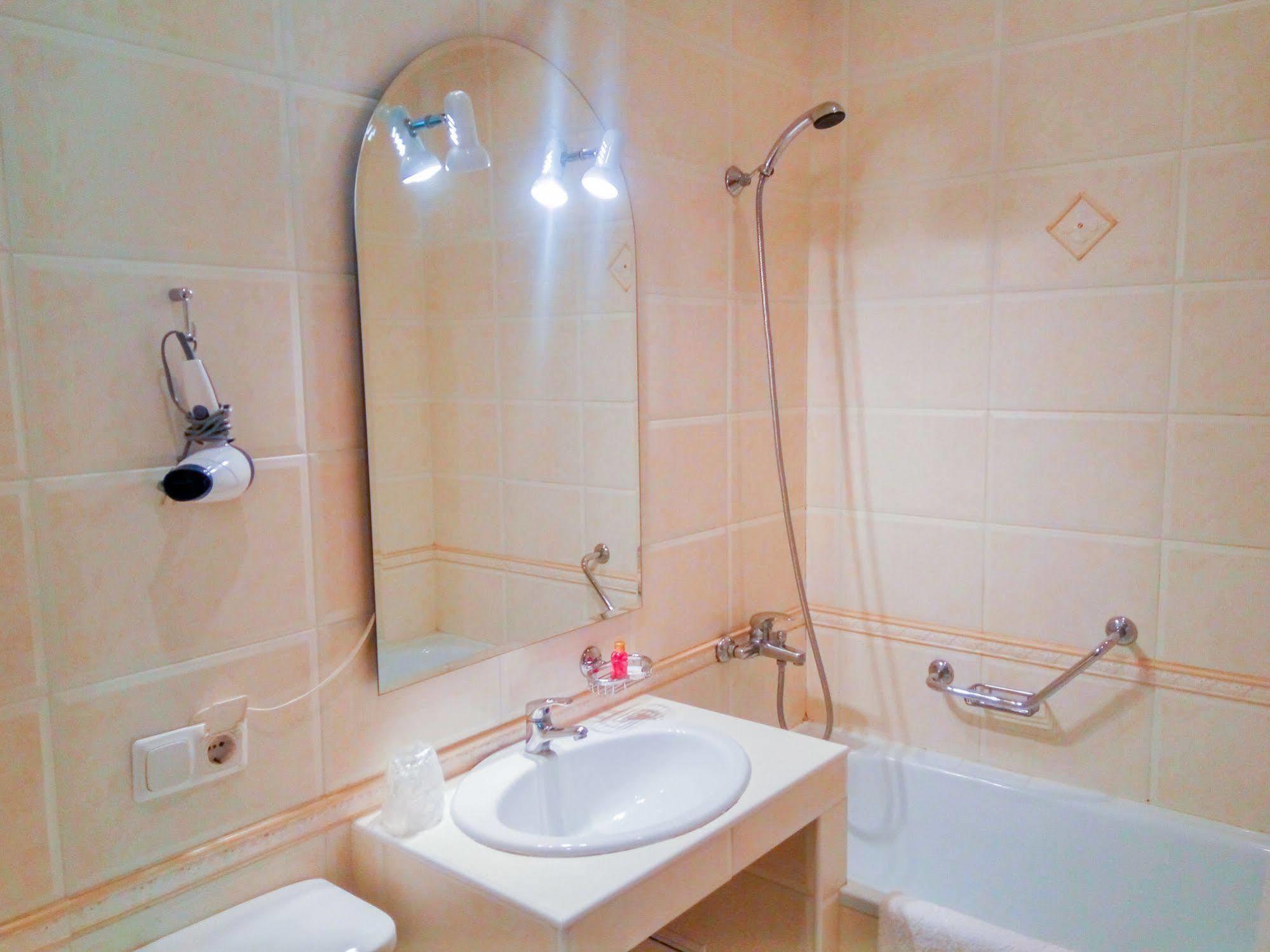 Fortuna Hotel Chisinau Ngoại thất bức ảnh