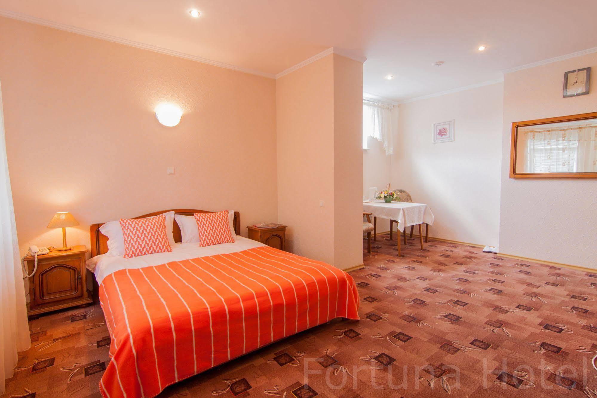 Fortuna Hotel Chisinau Ngoại thất bức ảnh